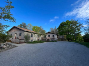 Modern Family Sized Château w/ Hot Tub! 1 mile from Lake Michigan